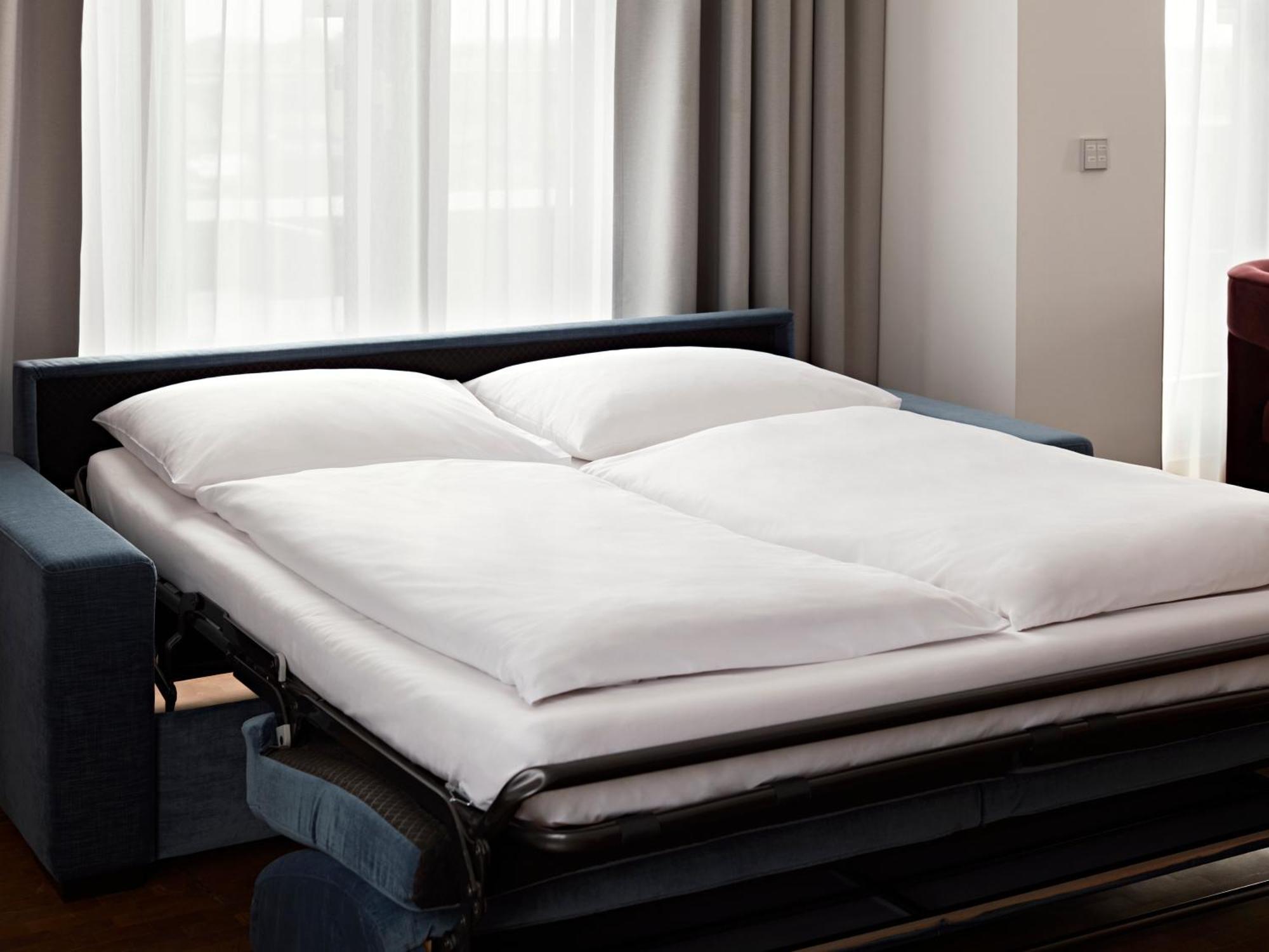 Large 1 Bedroom Apartment Terrace Sofa Bed