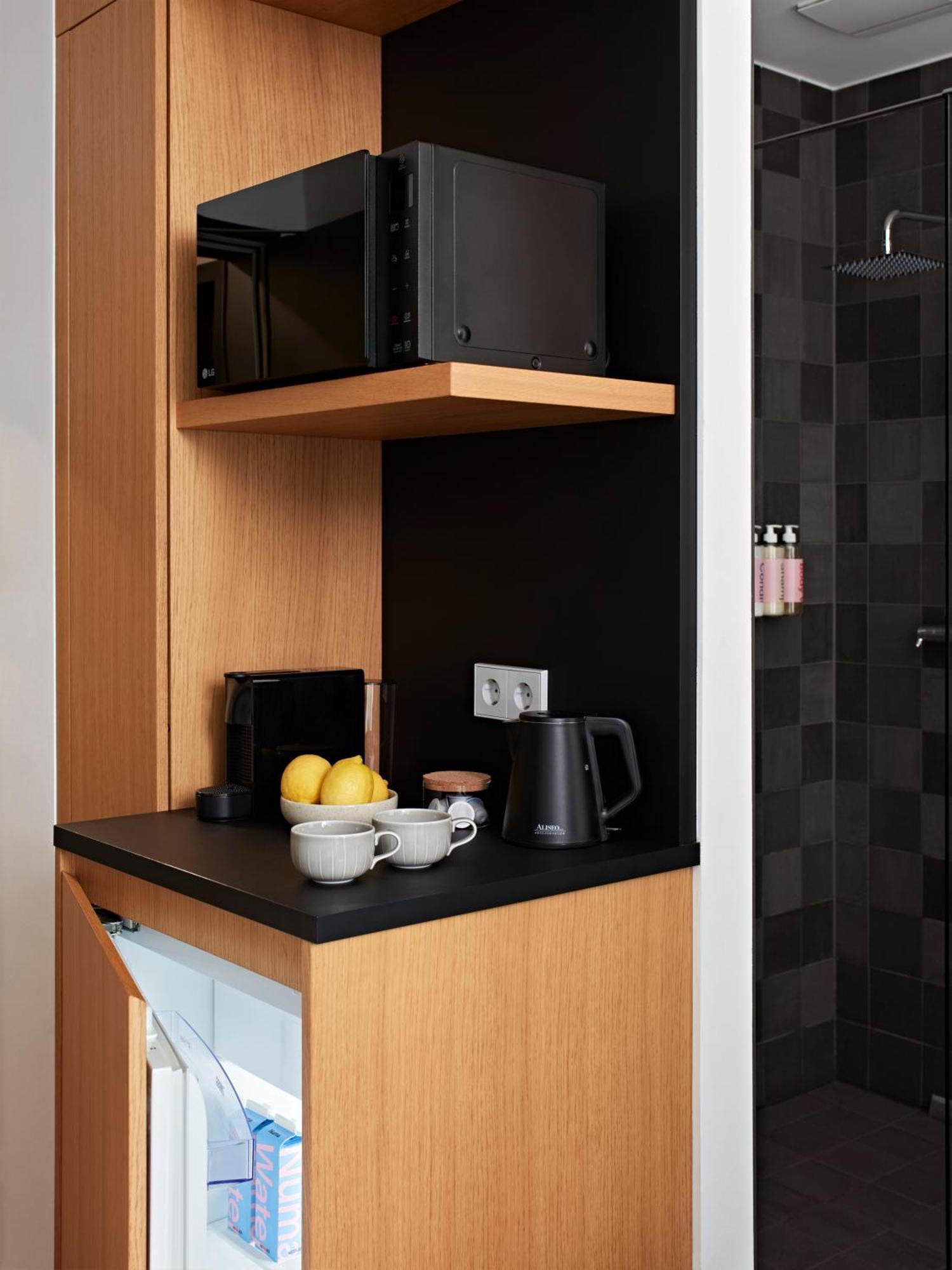 Medium Room